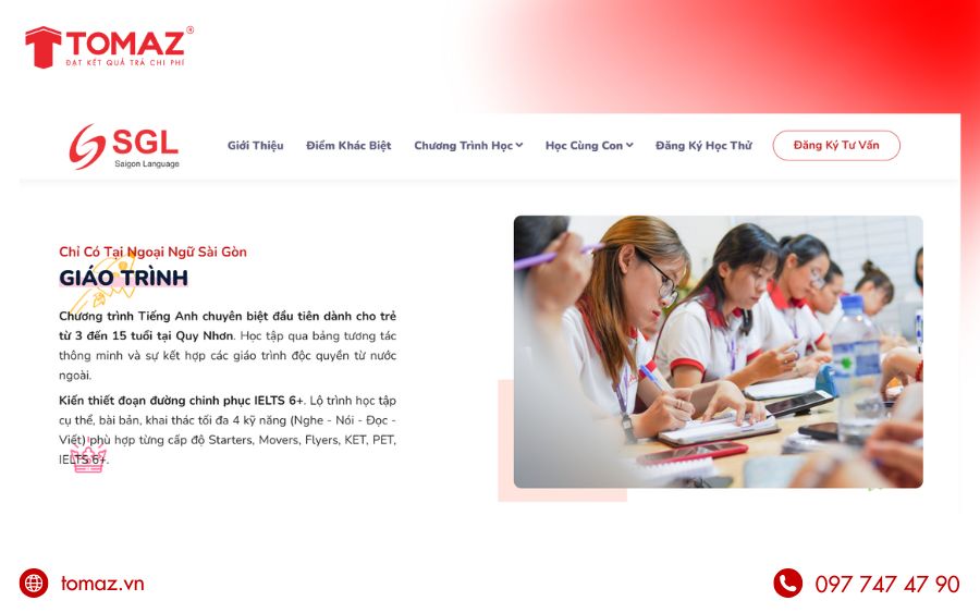 Giao diện trang chủ của Saigon Language được thiết kế bởi TOMAZ
